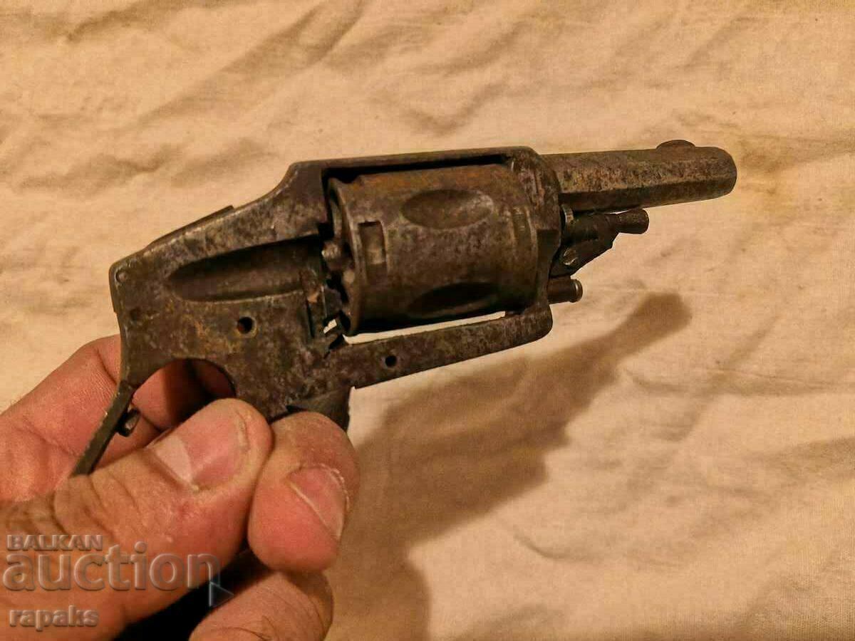 A little old revolver. Pistol, pistol, pistol, - 5