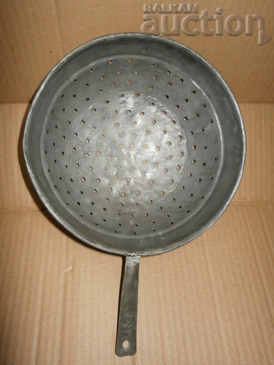 Auction Antique copper colander, copper pot, copper strainer Auction Antique copper colander, copper pot, copper strainer