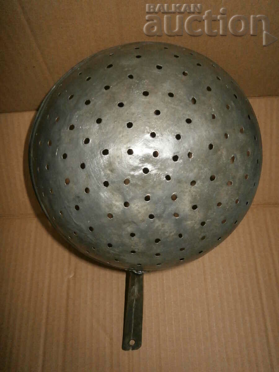 Delivery of Antique copper colander, copper pot, copper strainer Delivery of Antique copper colander, copper pot, copper strainer