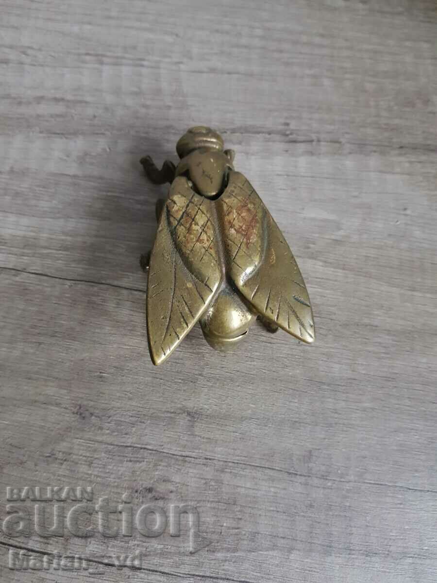 Delivery of Brass ashtray fly Delivery of Brass ashtray fly