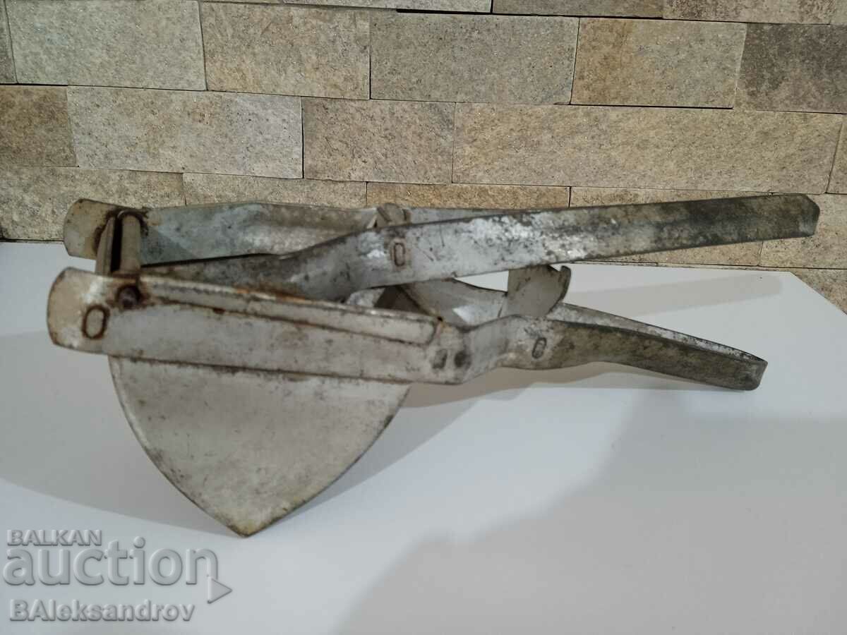 Old kitchen utensils with price 7.00 BGN | € 3.58 Old kitchen utensils with price 7.00 BGN | € 3.58