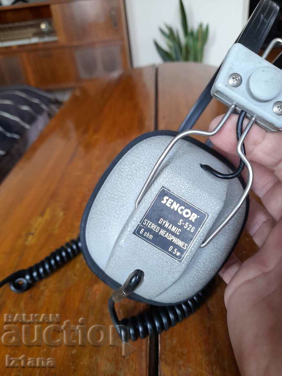 Delivery of Old Sencor headphones