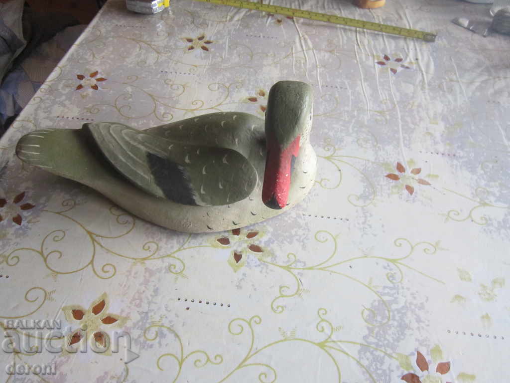 Delivery of Amazing wooden swan duck figure Delivery of Amazing wooden swan duck figure