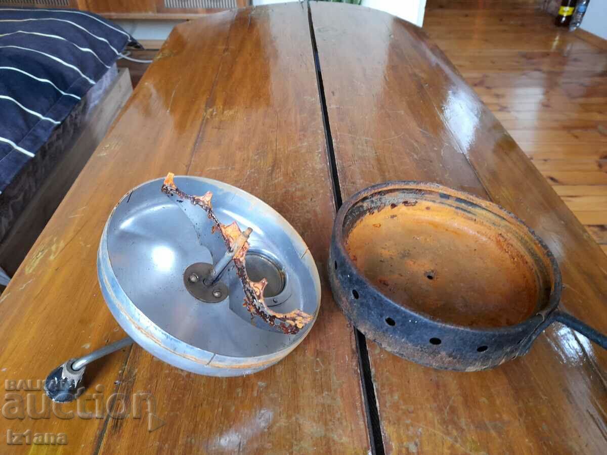 Delivery of An old popcorn popper