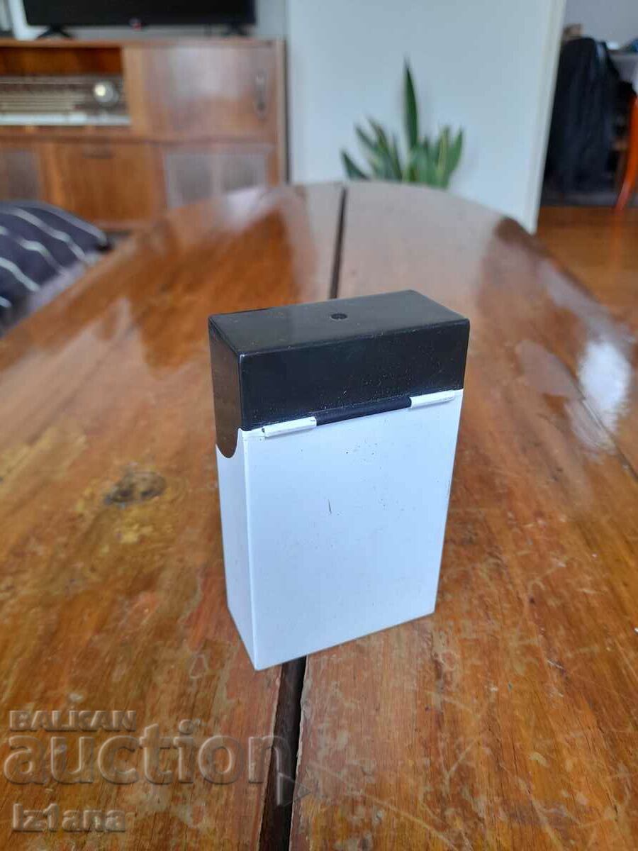 Delivery of Old cigarette case Delivery of Old cigarette case