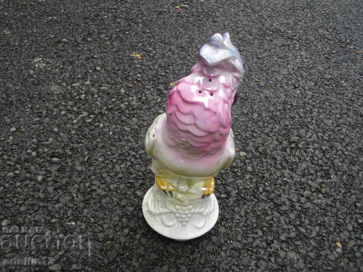 Delivery of OLD PORCELAIN NIGHT LAMP PARROT BODY Delivery of OLD PORCELAIN NIGHT LAMP PARROT BODY