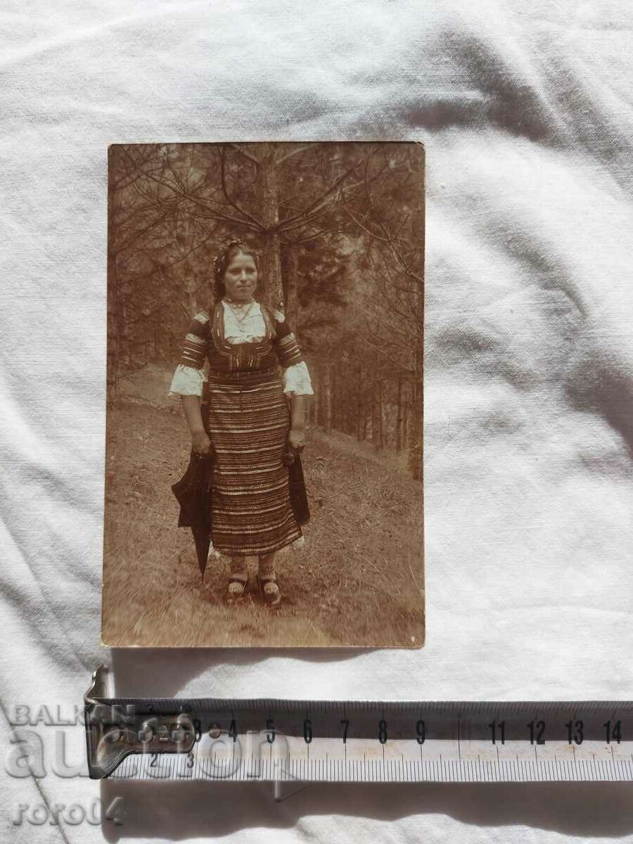 Auction KYUSTENDIL COSTUME - GIRL - WW I Auction KYUSTENDIL COSTUME - GIRL - WW I