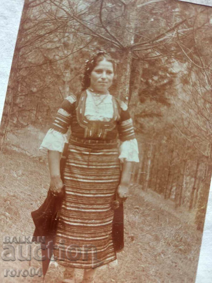 Delivery of KYUSTENDIL COSTUME - GIRL - WW I Delivery of KYUSTENDIL COSTUME - GIRL - WW I