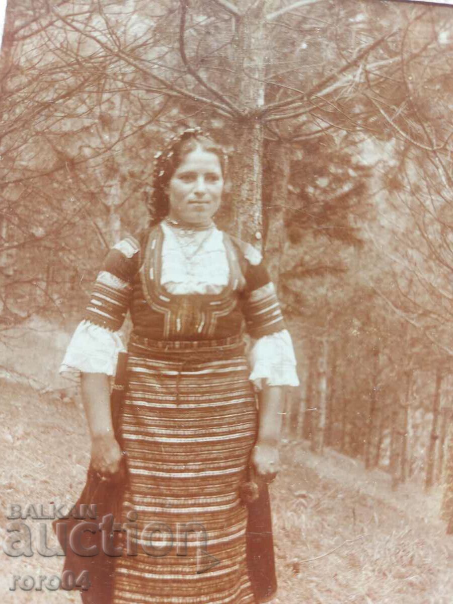 KYUSTENDIL COSTUME - GIRL - WW I - 5 KYUSTENDIL COSTUME - GIRL - WW I - 5