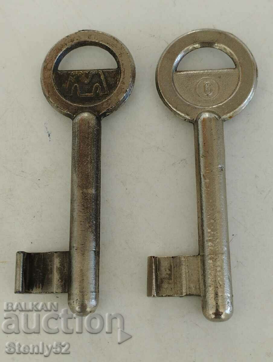 2 τεμ. παλιά σιδερένια κλειδιά .#6
