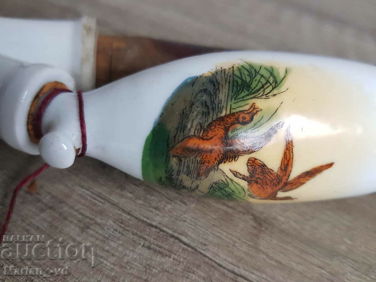 Παλιός μεγάλος πορσελάνινος σωλήνας με τιμή 120.00 BGN | € 61.36