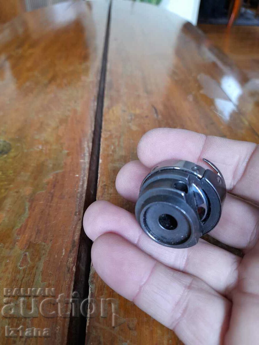 Sewing machine shuttle - 5 Sewing machine shuttle - 5