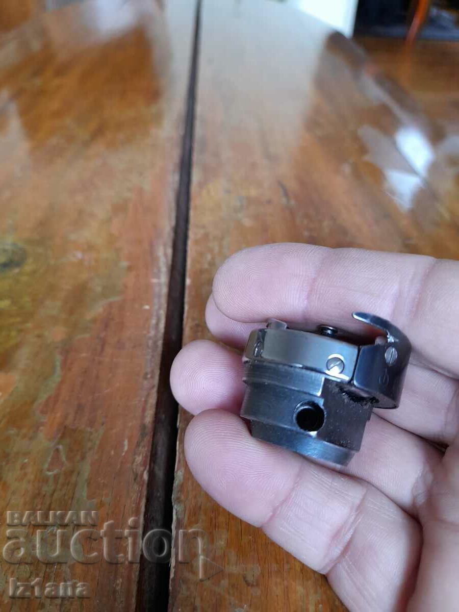 Sewing machine shuttle - 6 Sewing machine shuttle - 6