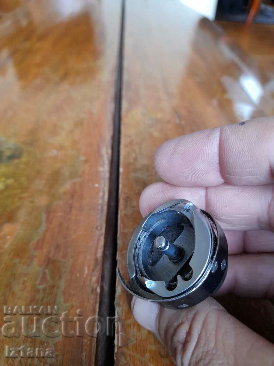 Sewing machine shuttle - 7 Sewing machine shuttle - 7