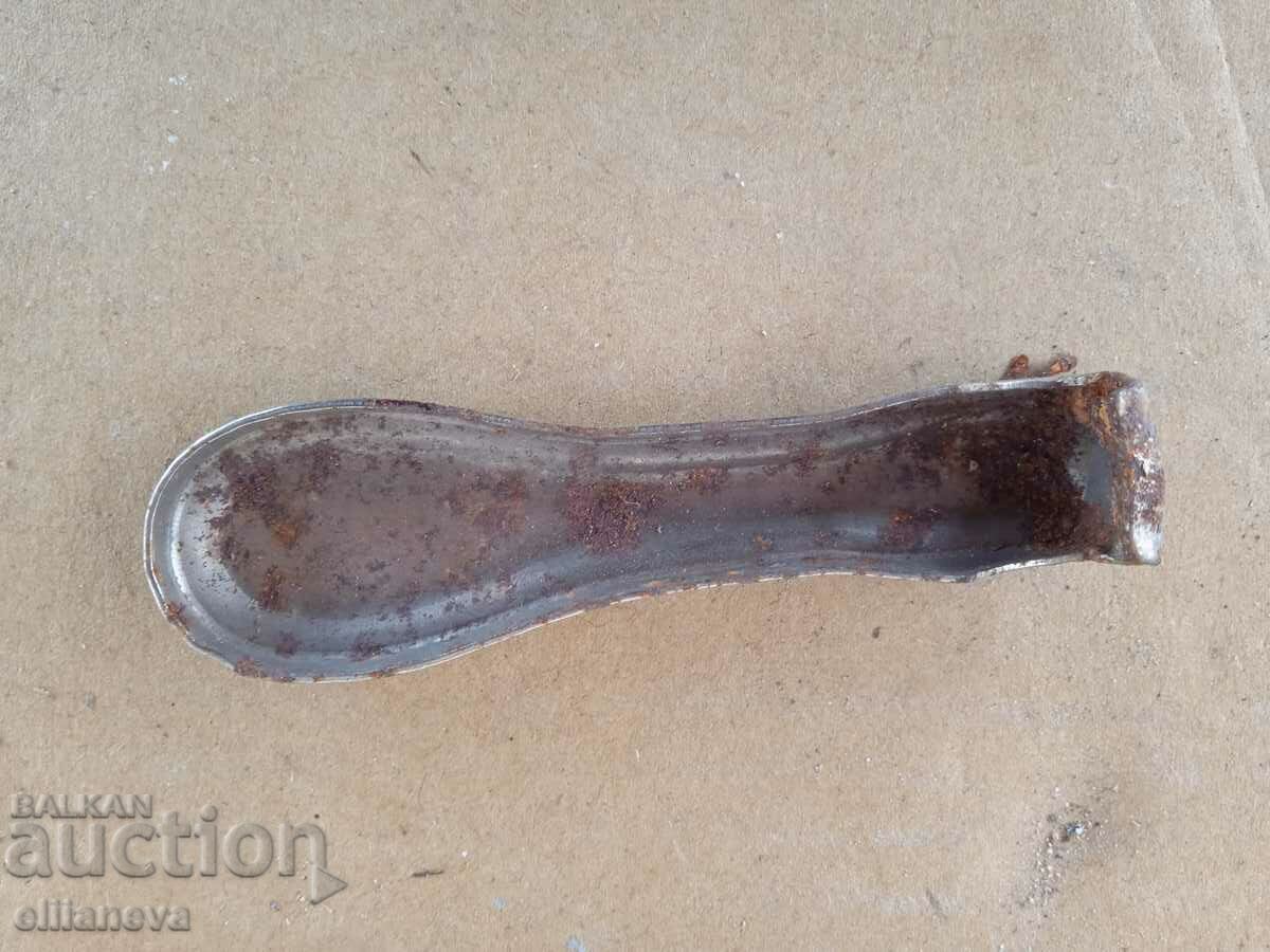 An old opener with price 5.00 BGN | € 2.56 An old opener with price 5.00 BGN | € 2.56