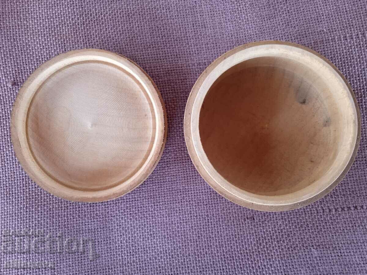 Auction Retro wooden box Auction Retro wooden box