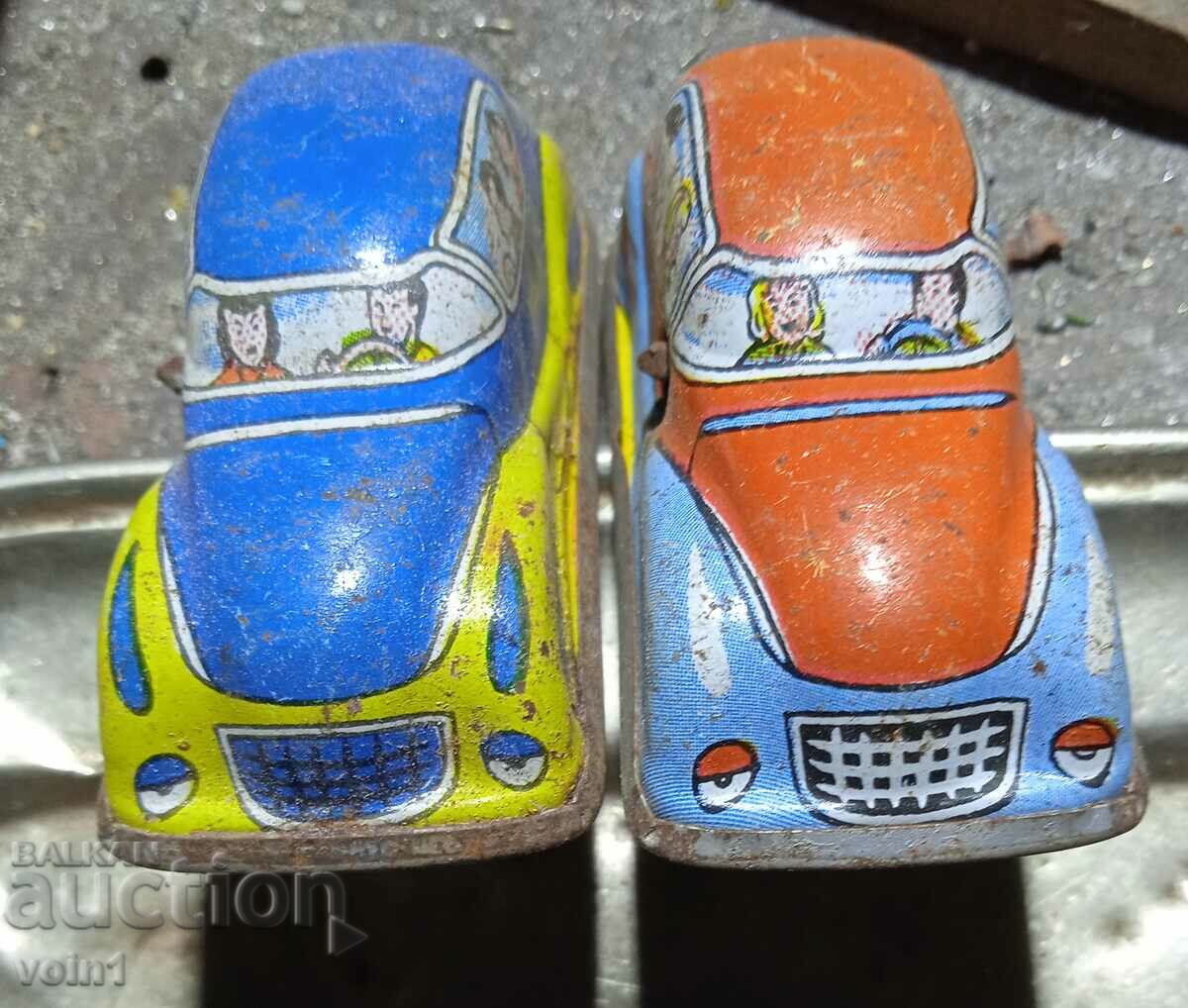 Lot of sheet metal carts with price 15.00 BGN | € 7.67 Lot of sheet metal carts with price 15.00 BGN | € 7.67