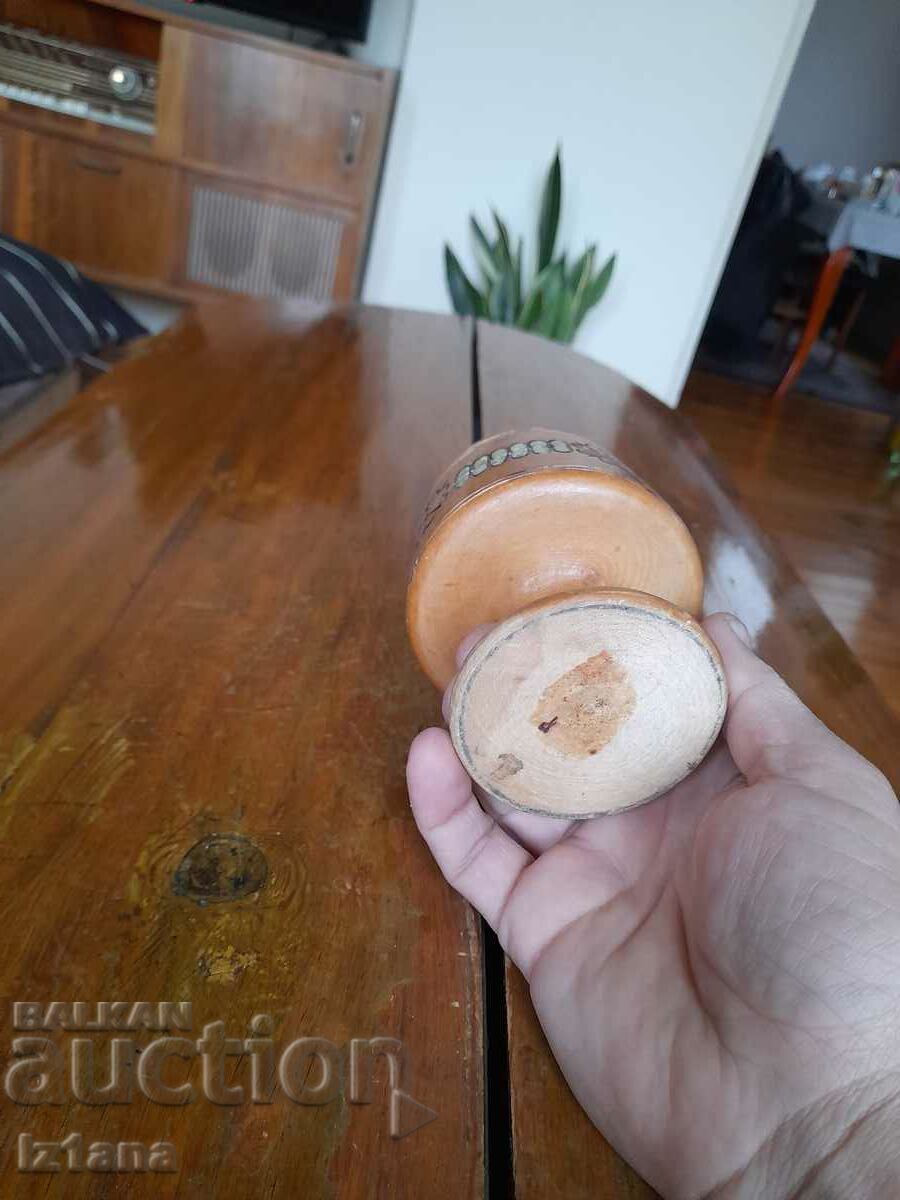 Delivery of An old wooden cup Delivery of An old wooden cup