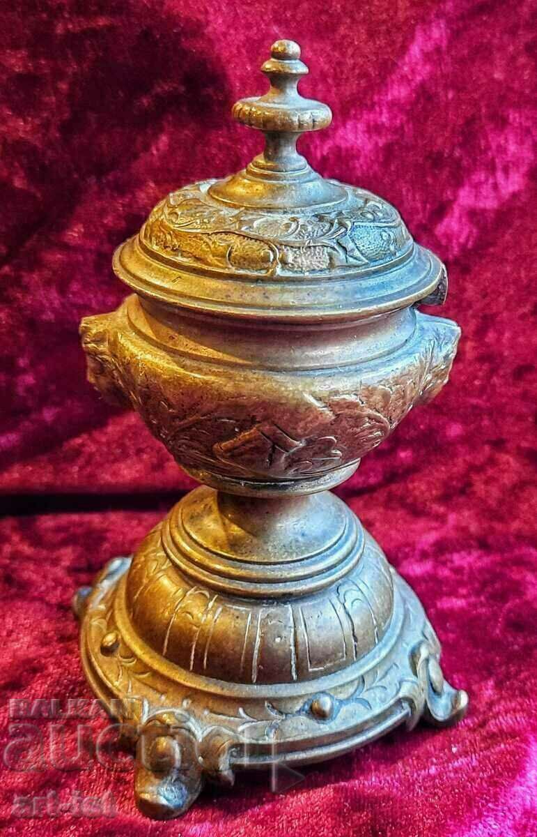 Delivery of Antique French Bronze Inkwell Delivery of Antique French Bronze Inkwell