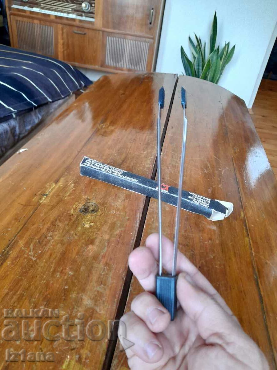 Delivery of Old photographic pinch Delivery of Old photographic pinch