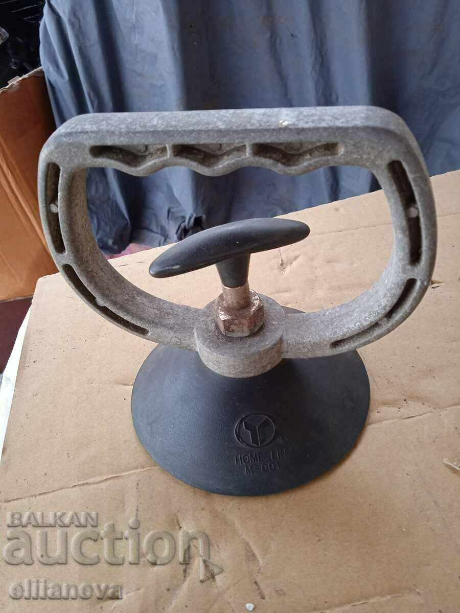 Retro vacuum cleaner with price 30.00 BGN | € 15.34 Retro vacuum cleaner with price 30.00 BGN | € 15.34