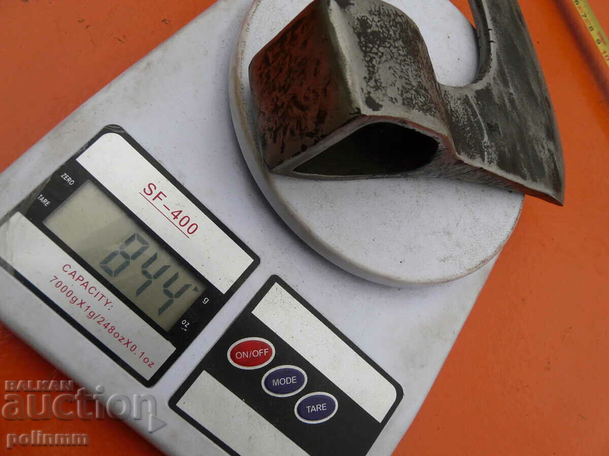 Old pioneer ax - 207 - 7 Old pioneer ax - 207 - 7