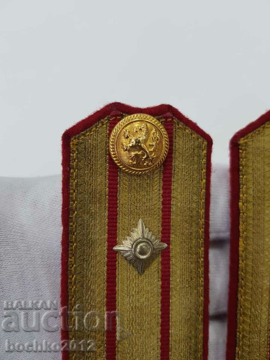 Bulgarian royal parade epaulettes Boris III lieutenant colonel with price 250.00 BGN | € 127.82 Bulgarian royal parade epaulettes Boris III lieutenant colonel with price 250.00 BGN | € 127.82