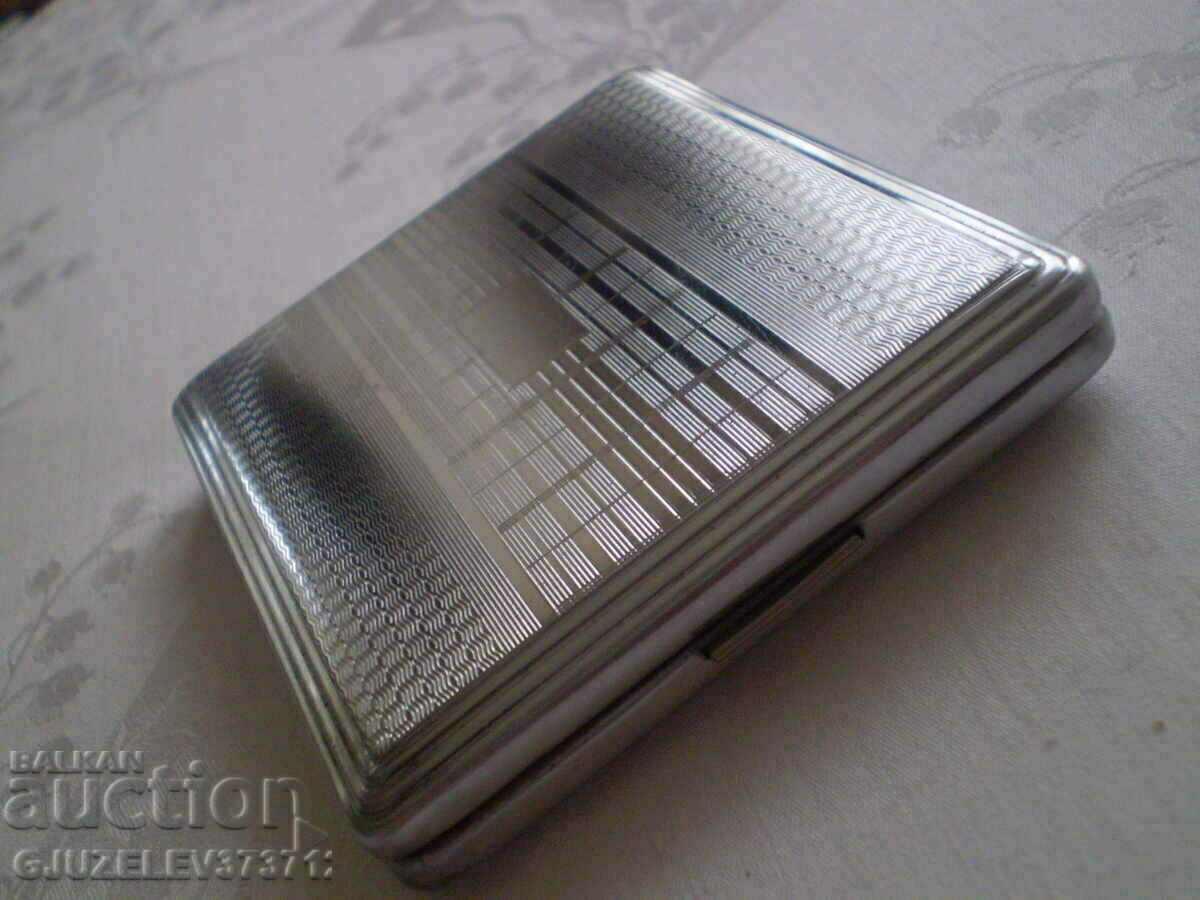 Vintage cigarette snuff box nickel with price 55.00 BGN | € 28.12 Vintage cigarette snuff box nickel with price 55.00 BGN | € 28.12