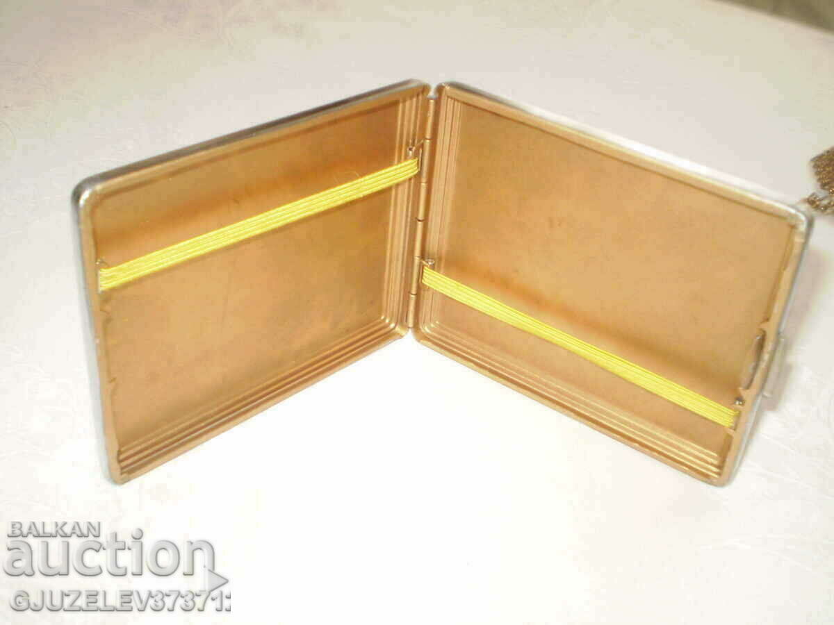 Delivery of Vintage cigarette snuff box nickel Delivery of Vintage cigarette snuff box nickel