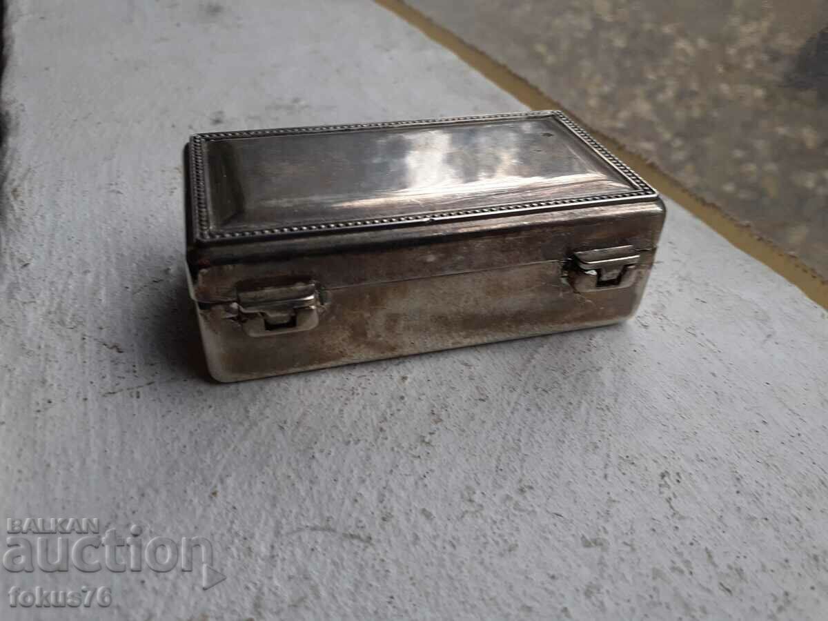 Delivery of Old antique metal tin box Delivery of Old antique metal tin box