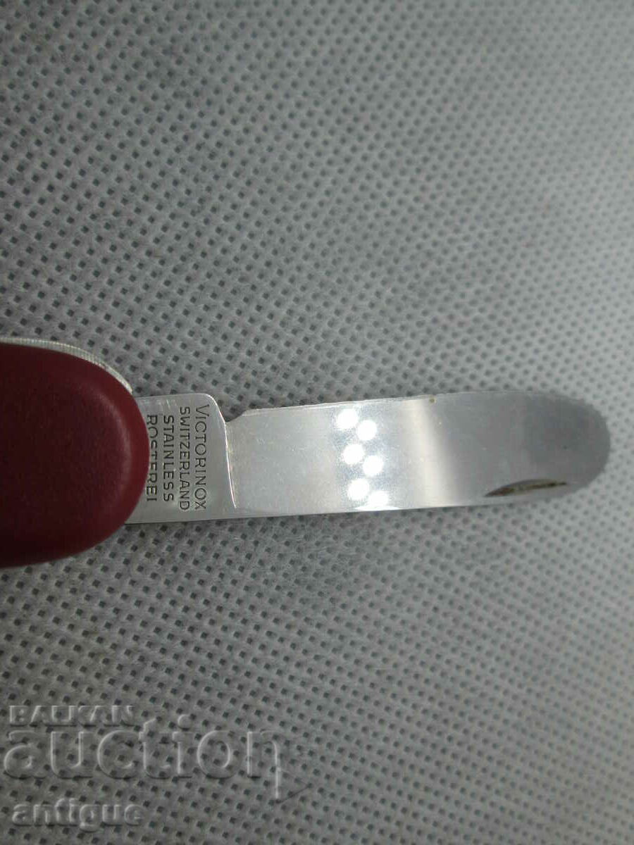 Delivery of INTERESTING POCKET KNIFE-VICTORINOX Delivery of INTERESTING POCKET KNIFE-VICTORINOX
