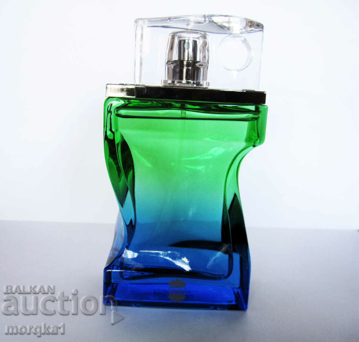 Distribuții, turnate, ale parfumului masculin original Ajmal - Utopia EDP