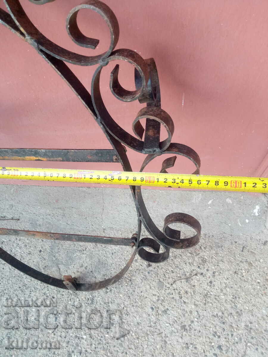 Παλιό σιδερένιο πλαίσιο καθρέφτη με τιμή 39.99 BGN | € 20.45 Παλιό σιδερένιο πλαίσιο καθρέφτη με τιμή 39.99 BGN | € 20.45