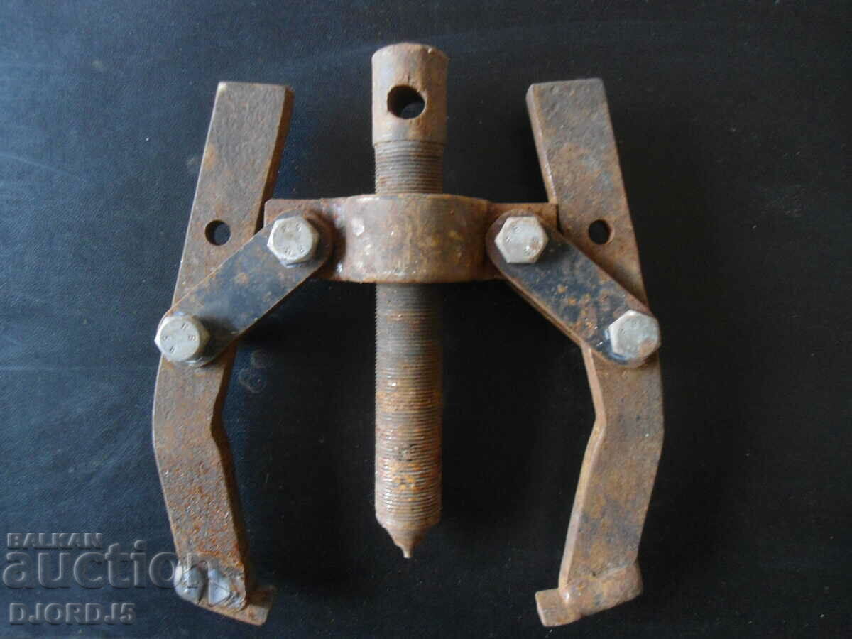 Παλιό εξειδικευμένο σφιγκτήρα με τιμή 9.00 BGN | € 4.60 Παλιό εξειδικευμένο σφιγκτήρα με τιμή 9.00 BGN | € 4.60