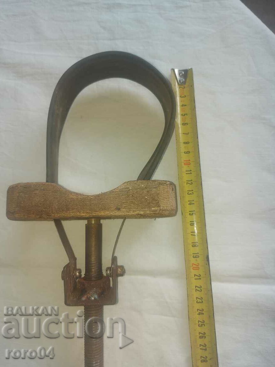 Delivery of CAR CLAMP FOR OIL FILTER - DIY