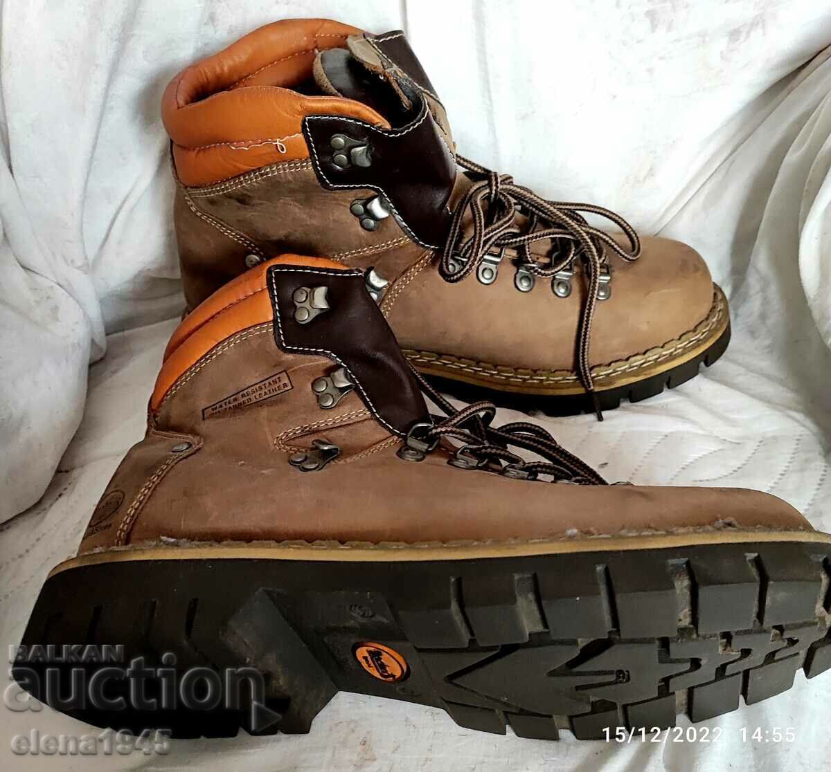 Auction DOCKERS hiking boots Auction DOCKERS hiking boots