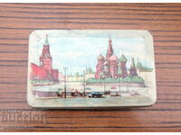 veche cutie metalică sovietică rusă cu Kremlinul