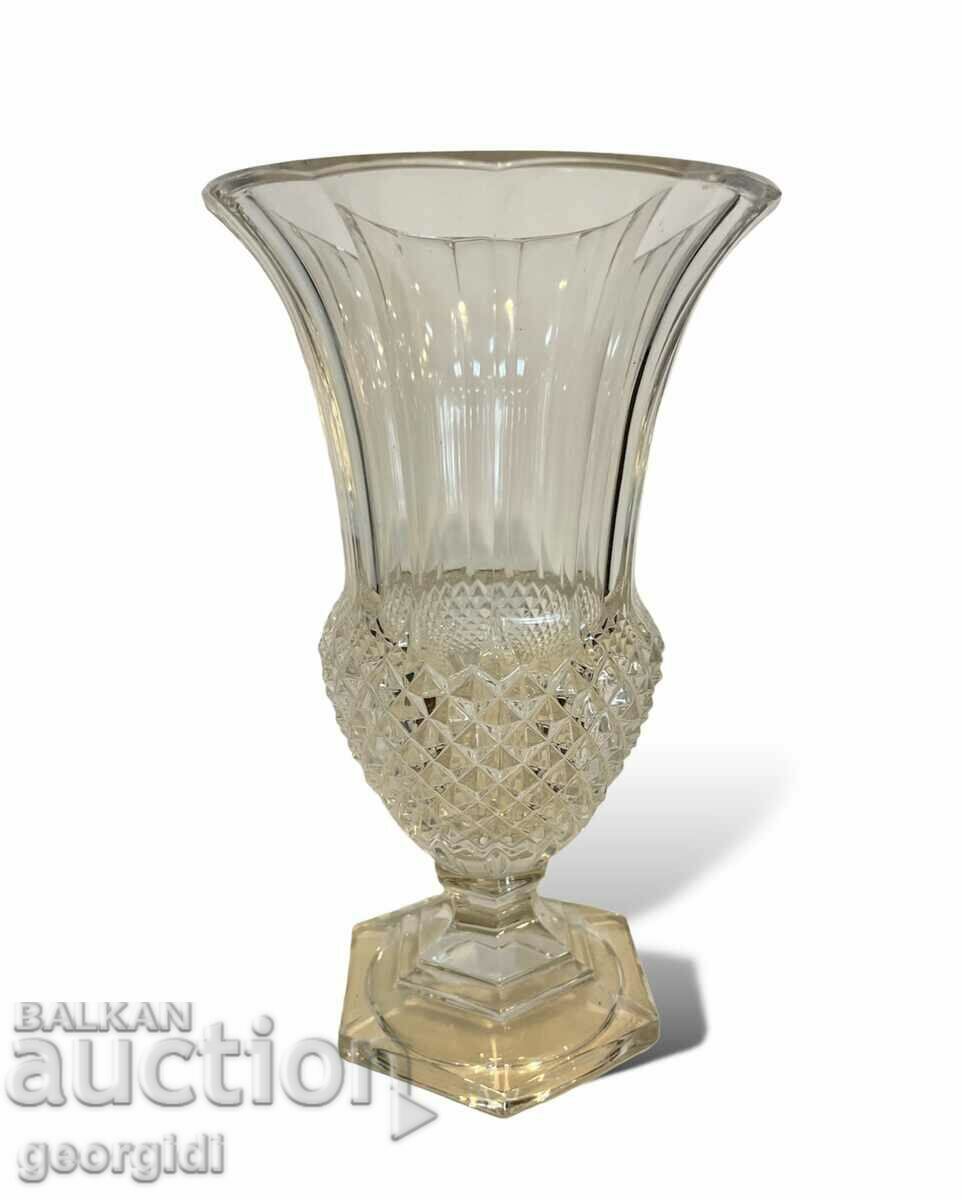 Красива кристална ваза. №3182