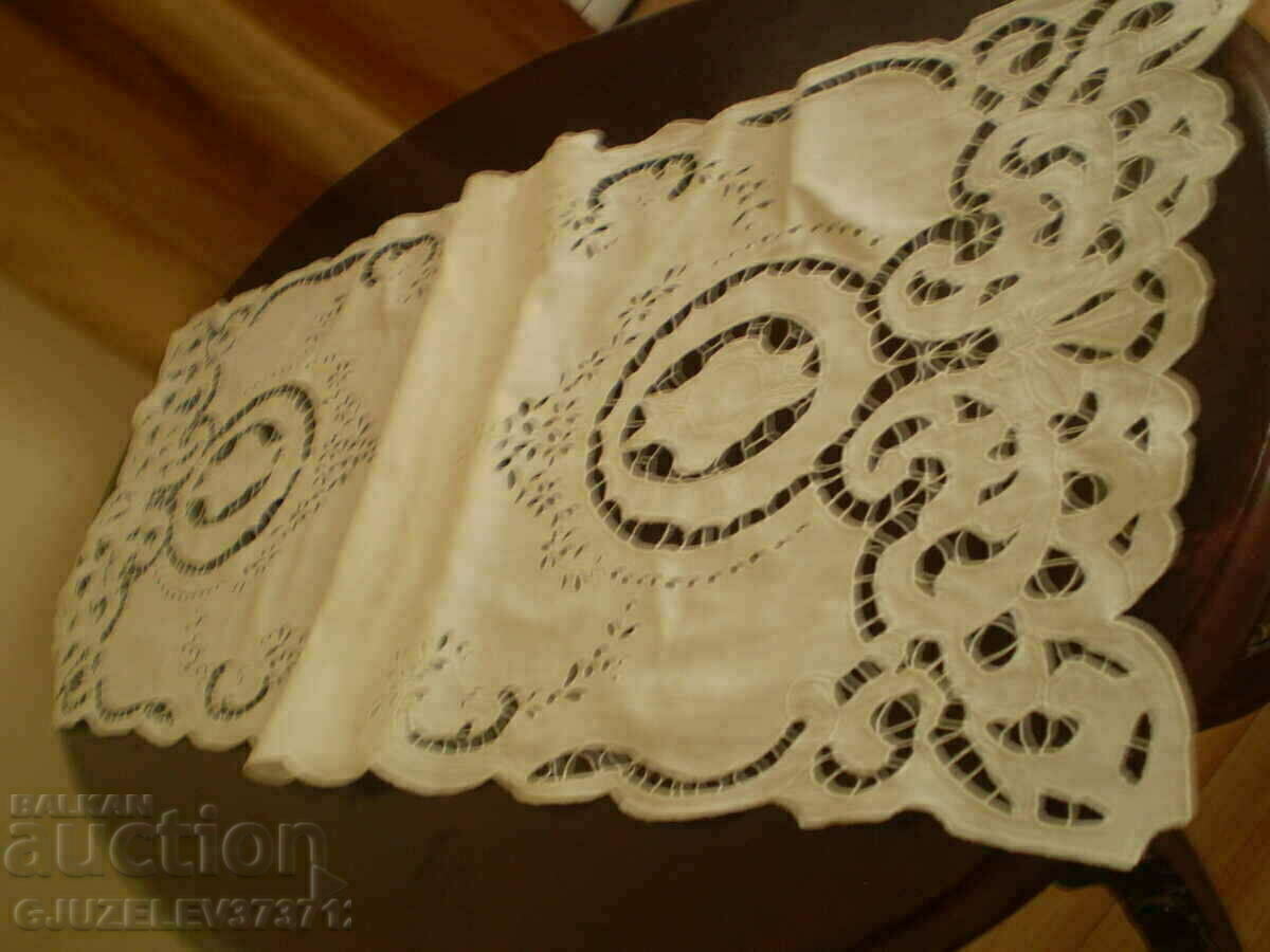 Delivery of Table cover white cut embroidery 134 cm x 42 cm