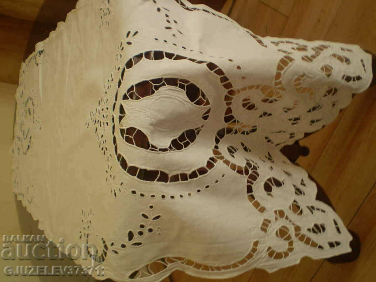 Table cover white cut embroidery 134 cm x 42 cm