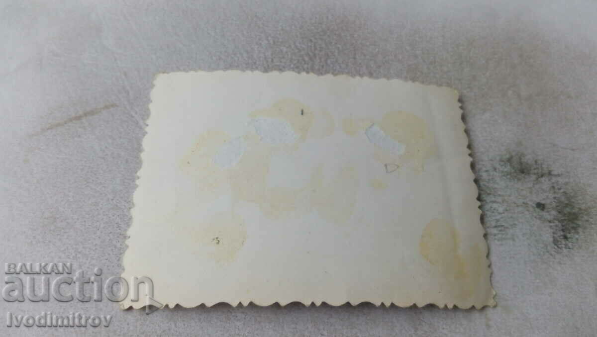 Fotografie Omul pe plajă cu preț 1.65 BGN | € 0.84 Fotografie Omul pe plajă cu preț 1.65 BGN | € 0.84