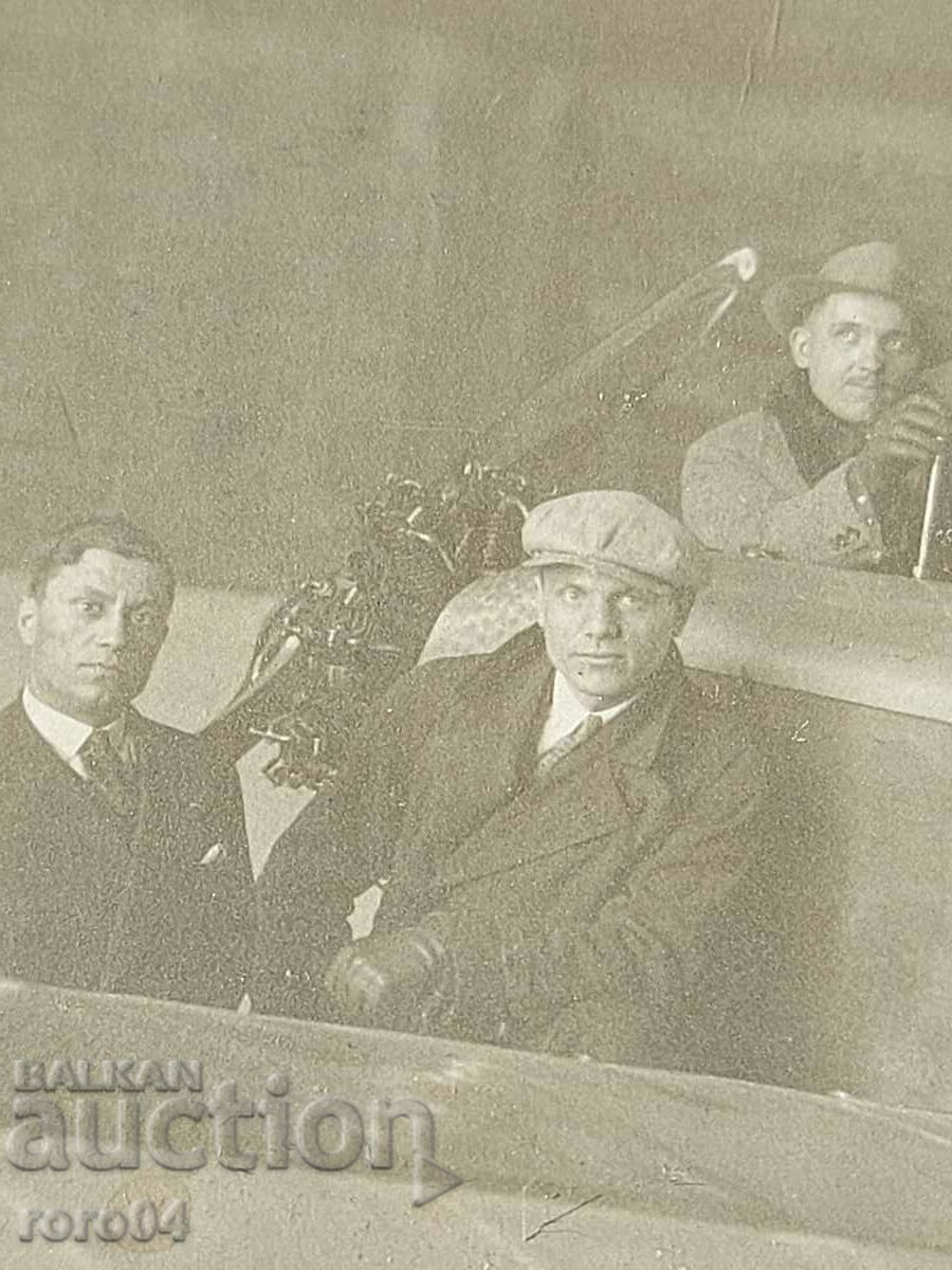 Delivery of AIRCRAFT - CIVILIAN - WW II Delivery of AIRCRAFT - CIVILIAN - WW II