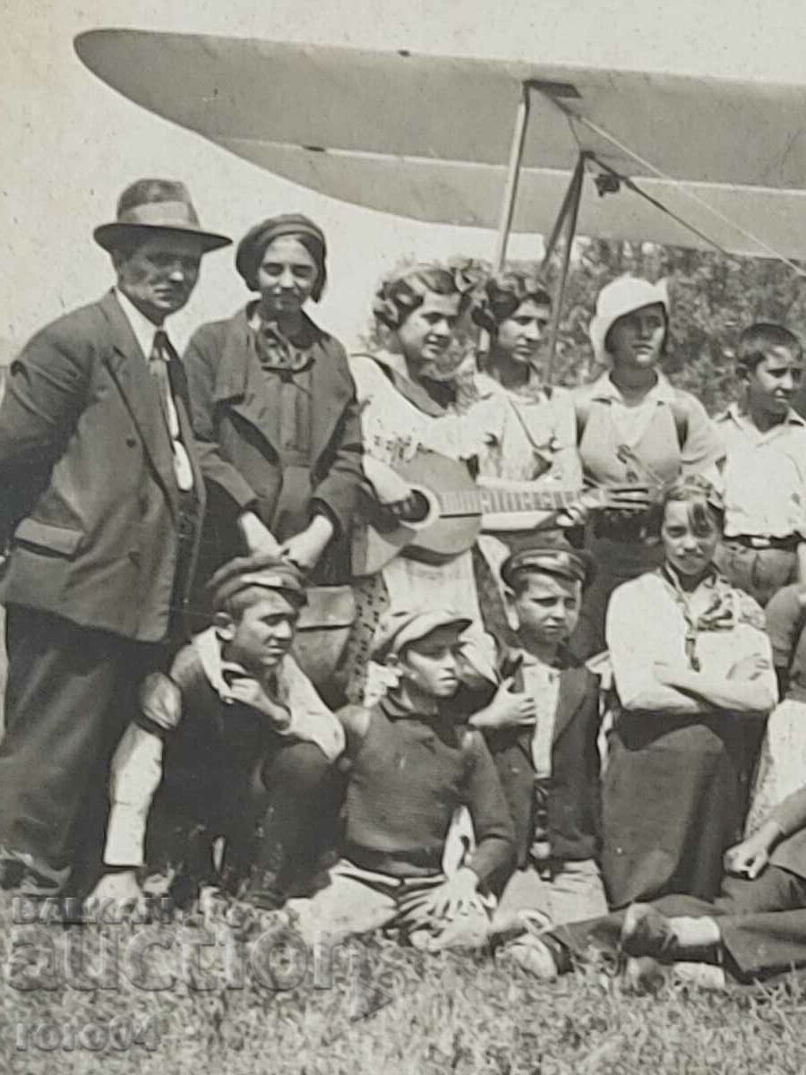 Delivery of AIRPLANE - CHILDREN - PEONY - WW II Delivery of AIRPLANE - CHILDREN - PEONY - WW II