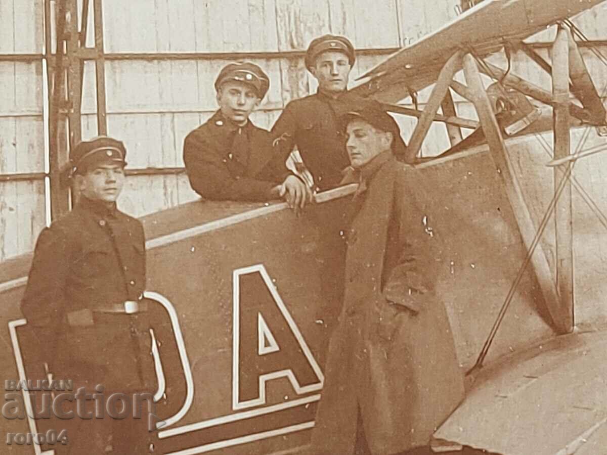 Auction AIRCRAFT - PILOTS - MILITARY - II Auction AIRCRAFT - PILOTS - MILITARY - II