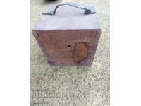 Cutie veche de colete din vremea regală