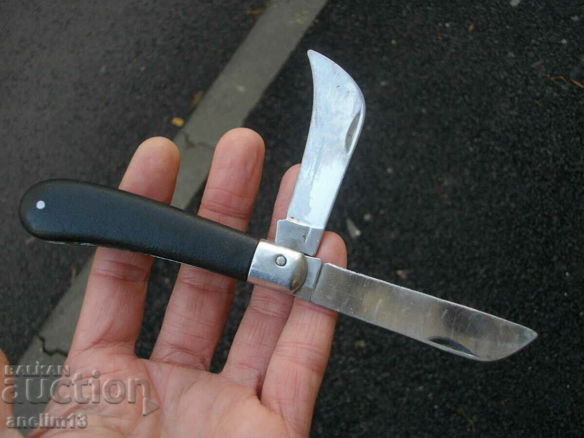 Delivery of COLLECTIBLE POCKET KNIFE Delivery of COLLECTIBLE POCKET KNIFE