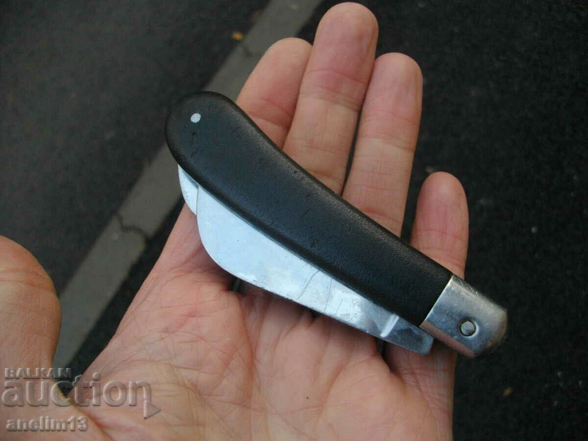 COLLECTIBLE POCKET KNIFE - 6 COLLECTIBLE POCKET KNIFE - 6