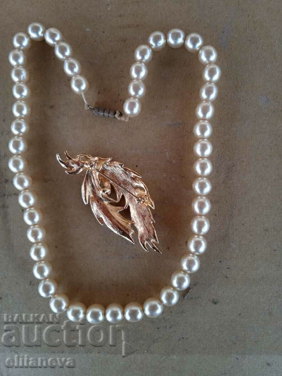 Bijuterii retro cu preț 20.00 BGN | € 10.23