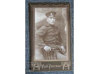 Παλιά φωτογραφία από χαρτόνι με πορτρέτο στρατιώτη Babinov