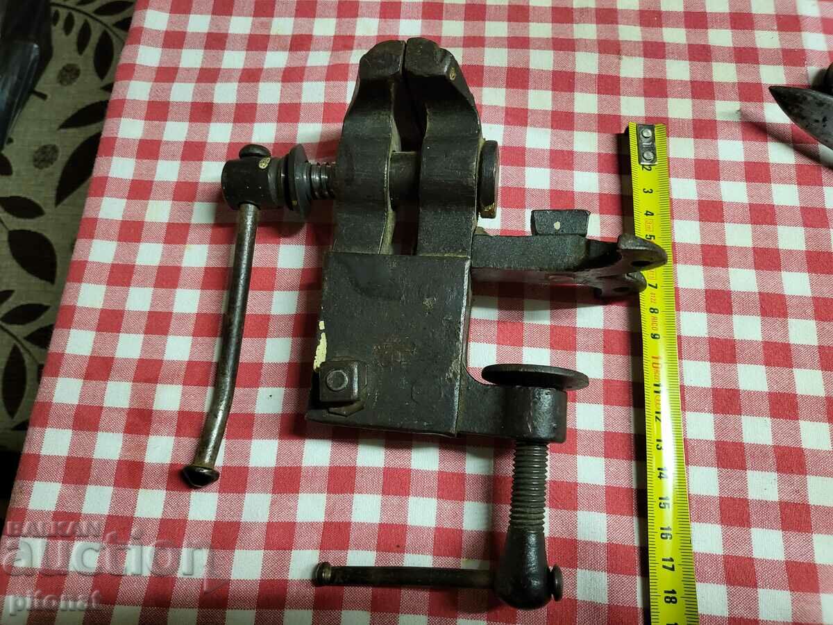 Delivery of Authentic Wrought Goldsmith's Anvil Vise Delivery of Authentic Wrought Goldsmith's Anvil Vise